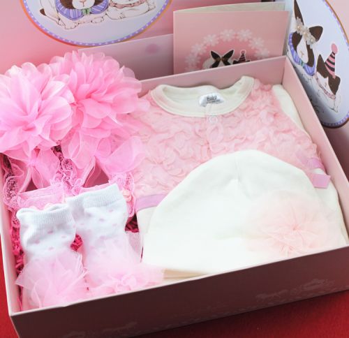 Coffret cadeau pour nouveau-né - Vêtements + Chaussures accessoires Ref 1978118