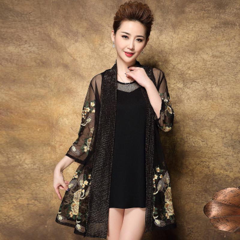 Costume femme en De la dentelle - Ref 3335587