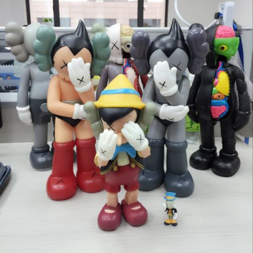 Figurine manga en VINYL Kaws - Ref 2698887