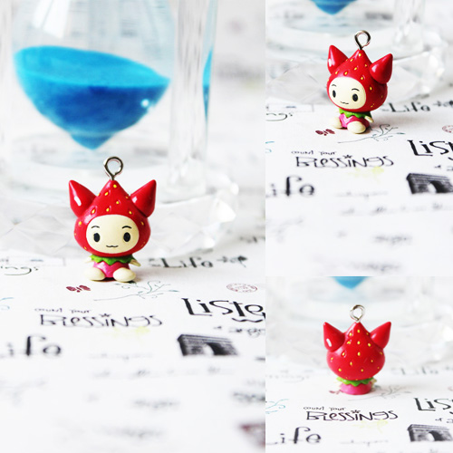 Figurine manga fille aux fraises - Ref 2699903