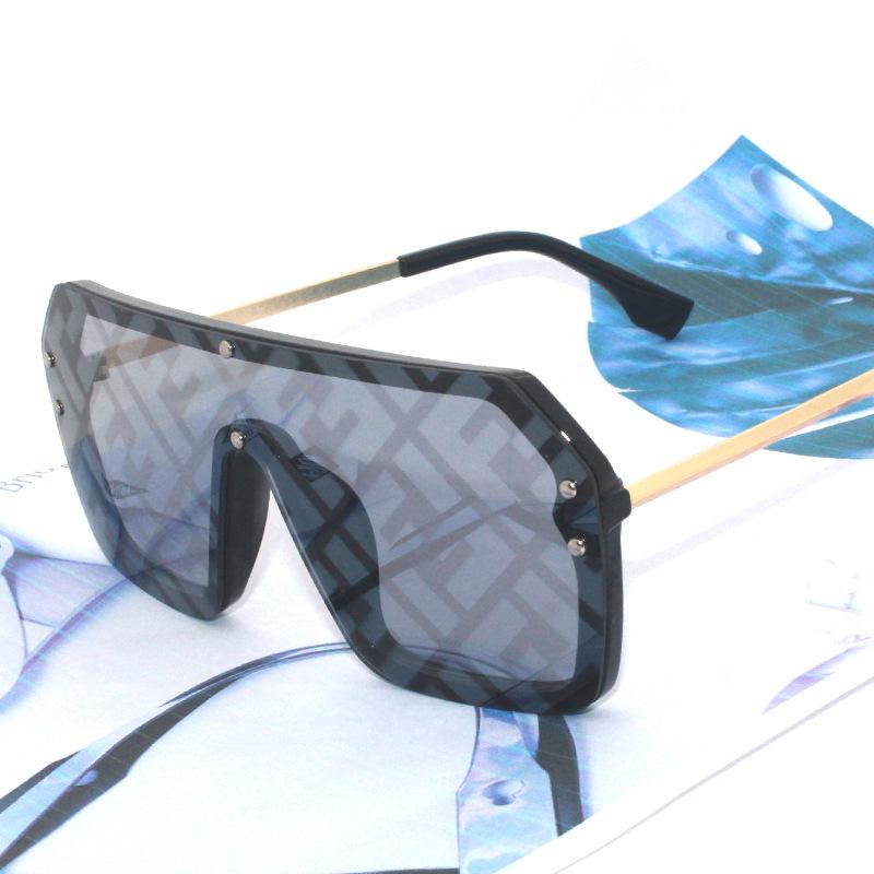 Lunettes de soleil 3365896