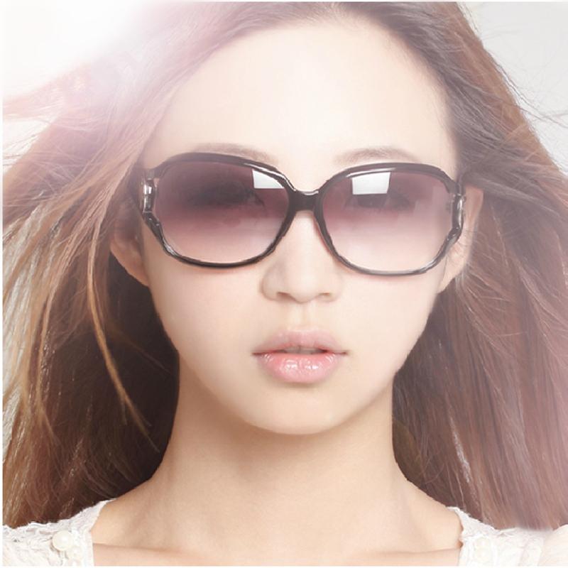 Lunettes de soleil REDDY SHU en PC - Ref 3366433