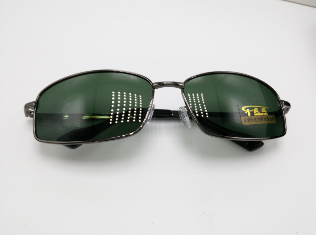 Lunettes de soleil sport homme - polarisant Ref 1213711