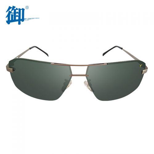 Lunettes de soleil sport homme - polarisant Ref 1214635