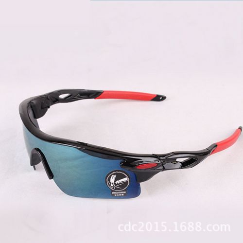 Lunettes de soleil sport homme - polarisant Ref 1218813