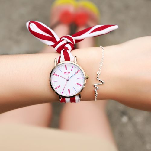 Montre pour Femme O T S - Ref 3271755