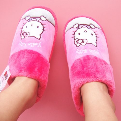 Pantoufles enfants en HELLOKITTY pour hiver - semelle caoutchouc antidérapant Ref 1004736