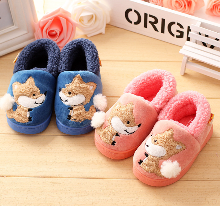 Pantoufles enfants en pour hiver - semelle caoutchouc naturel Ref 1007971