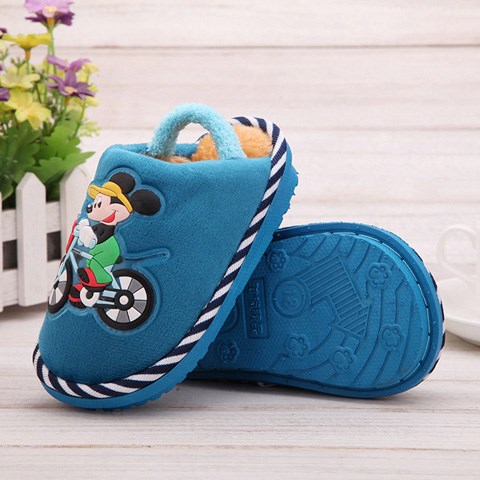 Pantoufles enfants en pour hiver - semelle caoutchouc antidérapant Ref 1016601