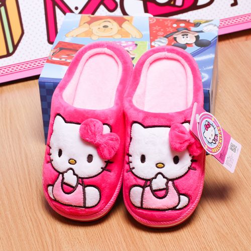 Pantoufles enfants en HELLO KITTY pour hiver - semelle caoutchouc Ref 1018180