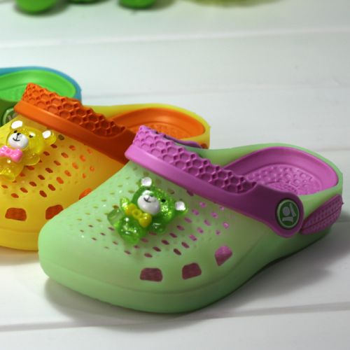 Pantoufles enfants en Cuir spatial pour été - semelle plastique Ref 1020593