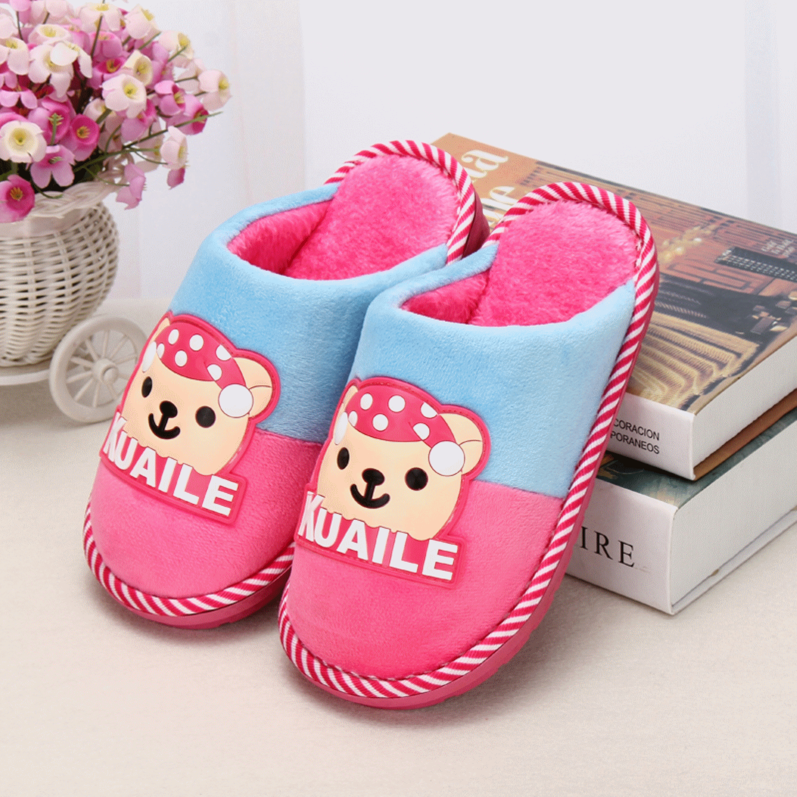 Pantoufles enfants en coton pour hiver - semelle caoutchouc Ref 1025432