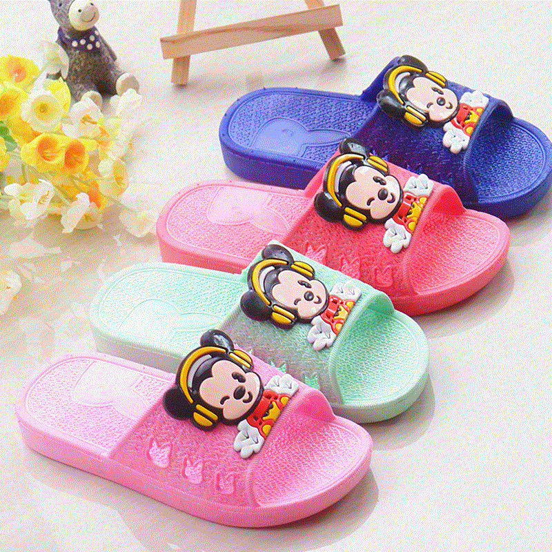 Pantoufles enfants pour été - semelle caoutchouc antidérapant Ref 1025581