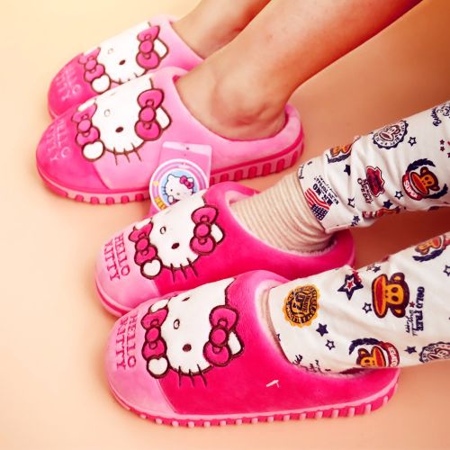 Pantoufles enfants en HELLO KITTY pour hiver - semelle plastique Ref 1031137