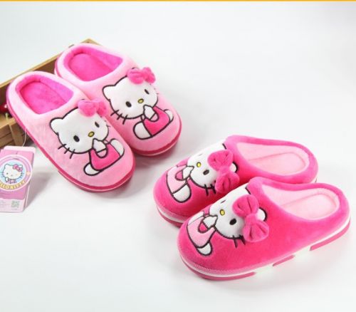 Pantoufles enfants en HELLO KITTY pour hiver - semelle caoutchouc antidérapant Ref 1034310