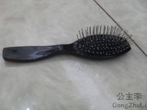 Peigne et brosse à cheveux - Ref 257571