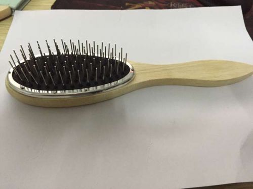 Peigne et brosse à cheveux - Ref 258737