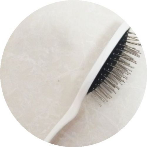 Peigne et brosse à cheveux - Ref 258945