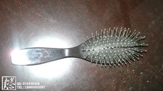 Peigne et brosse à cheveux - Ref 260889