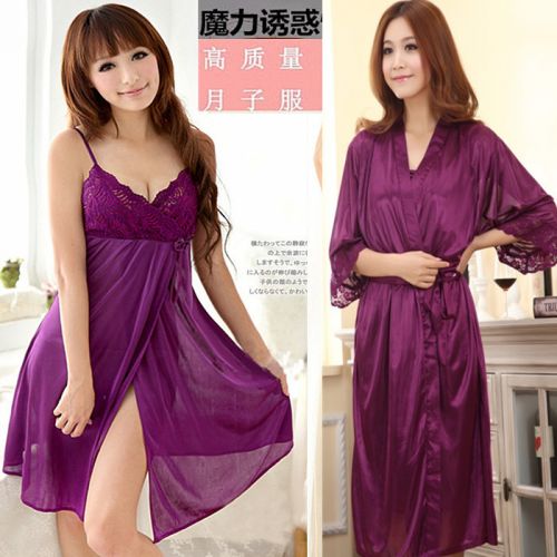 Peignoir jeunesse Sexy femme dans un peignoir - Ref 591156