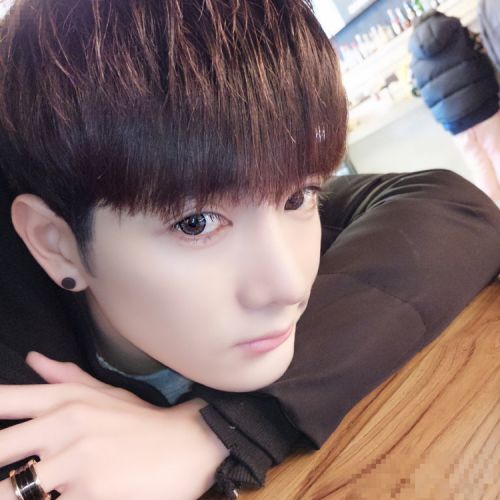 Perruque ANNA LUO . cheveux raides Court - Ref 2607364