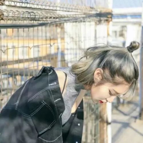 Perruque ANNA LUO . cheveux raides Court - Ref 2607371