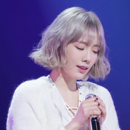 Perruque ANNA LUO . cheveux courts - Ref 2607422