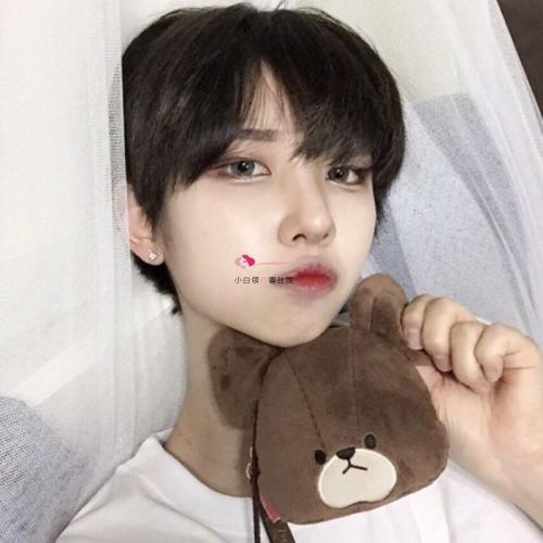 Perruque cheveux raides Court - Ref 2608302