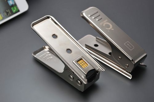 Pince pour cartes SIM - Ref 305974