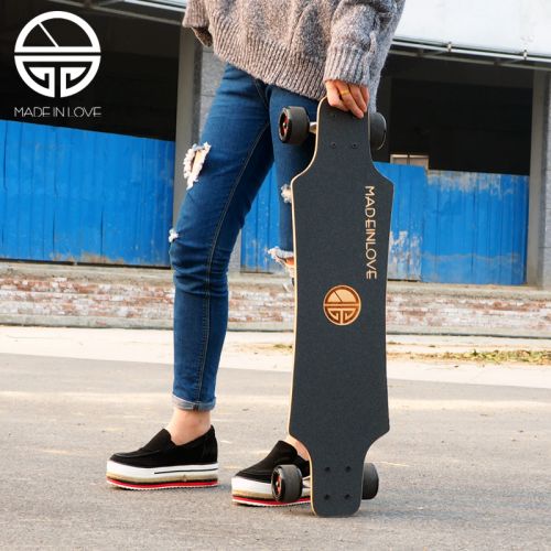 Planche à roulettes pour homme femme enfant MADE IN LOVE - Ref 2596282