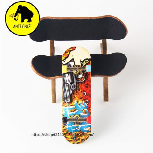 Planche à roulettes pour homme femme enfant ANTI ONCE - Ref 2599372