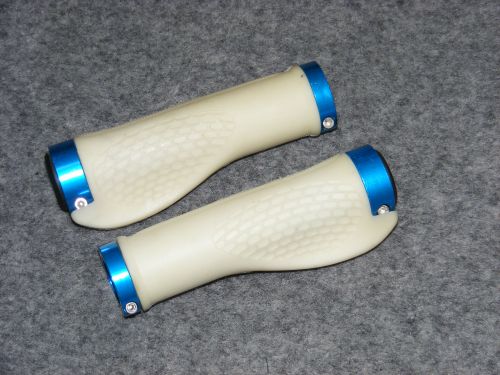 Poignées de vélo ASTRO - Ref 2349737