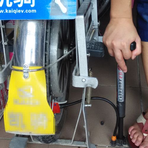 Pompe à vélo - Ref 2390398