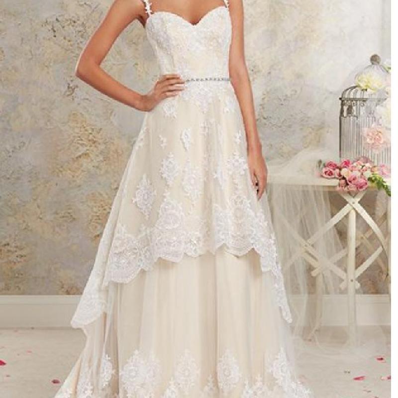Robe de mariée Amour du Monarque en Dentelle - Ref 3309173