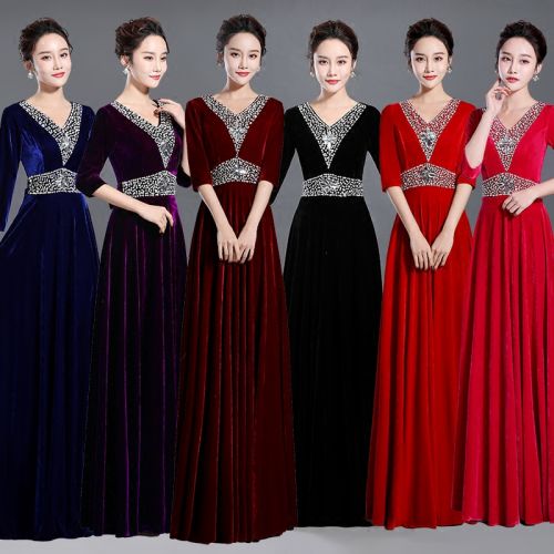 Robe du soir conventionnel en Velours de soie - Ref 3211614