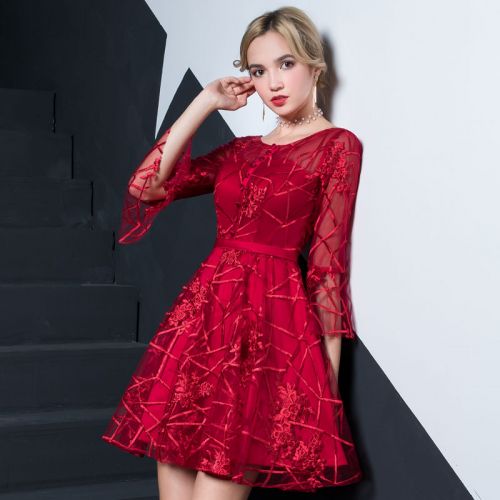 Robe du soir manchon de cloche en De la dentelle - Ref 3211982