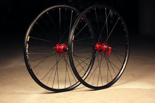 Roues de vélo Mountain Bike NECO 26 pouces - Ref 2362169
