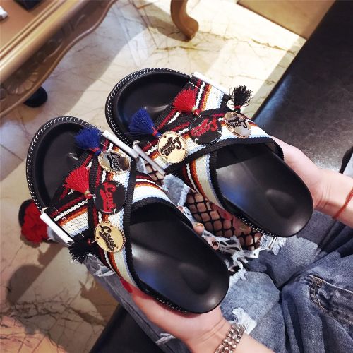 Sandales femme en La premiere couche de peau porc - semelle caoutchouc Ref 2667926