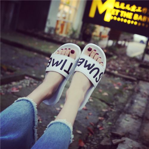 Sandales femme en plastique - semelle caoutchouc Ref 2672087