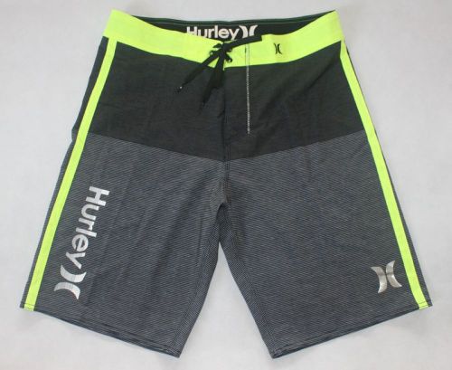 Short de plage - maillot bain homme Ref 2555389
