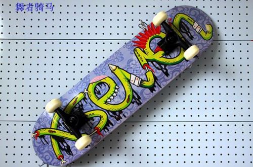 Skateboard pour homme femme enfant - Ref 2594673