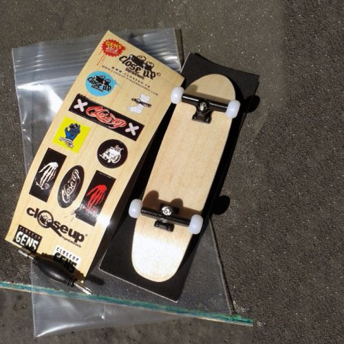 Skateboard pour homme femme enfant CLOSE UP - Ref 2600579