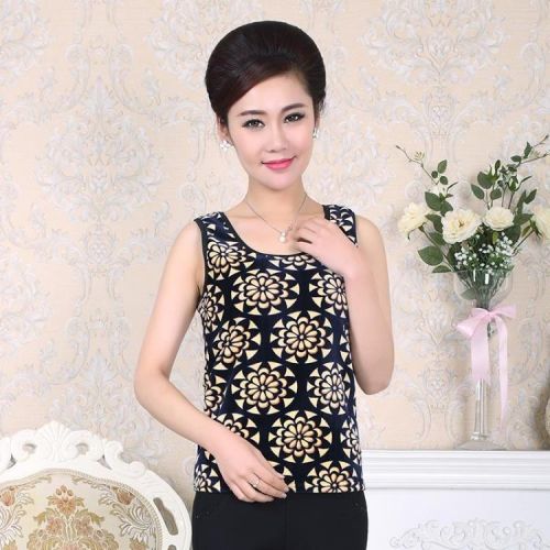 Sous-vêtement chaud Moyen-âge modèles féminins costume en polyester, - Ref 729009