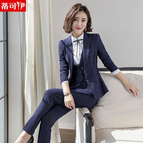Tailleur femme - Ref 3242348