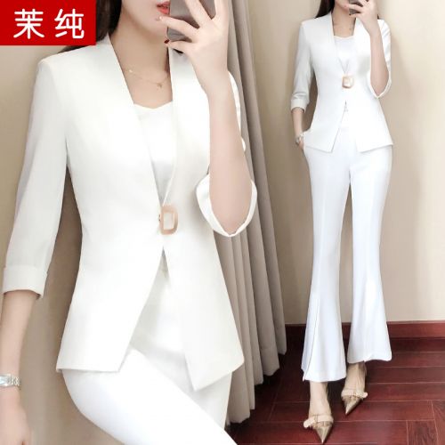 Tailleur femme - Ref 3244372