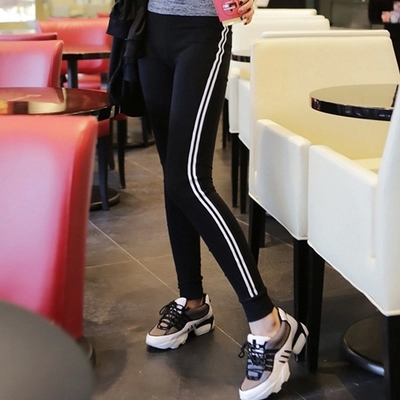  Tenue de sport femme - Ref 470366