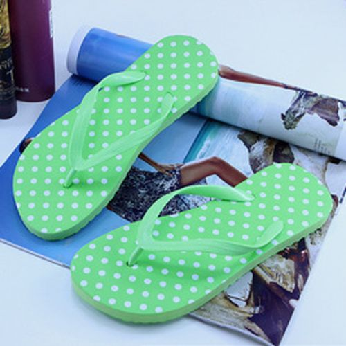 Tongs femme en plastique - semelle caoutchouc Ref 2665859