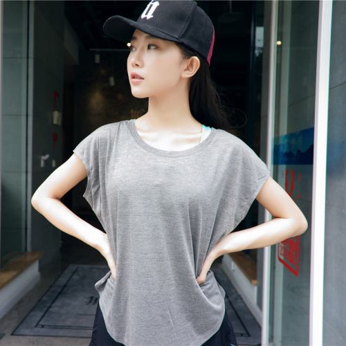 Tshirt de sport femme manchon juste court en polyester - Ref 460359