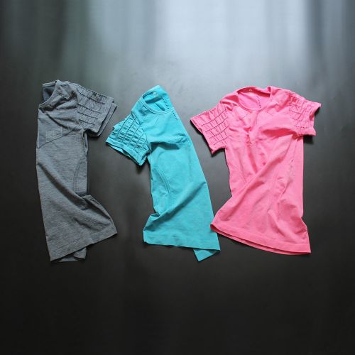 Vêtement fitness homme Pierced T-shirt en nylon - Ref 604050