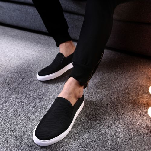 baskets jeunesse, 18-40 ans et Moyen-âge, tendance des jeunes - Ref 936660